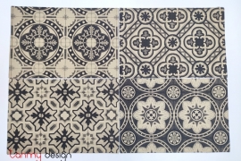 Set of 4 beige/ black placemats printed with Anciennes-Sol pattern
